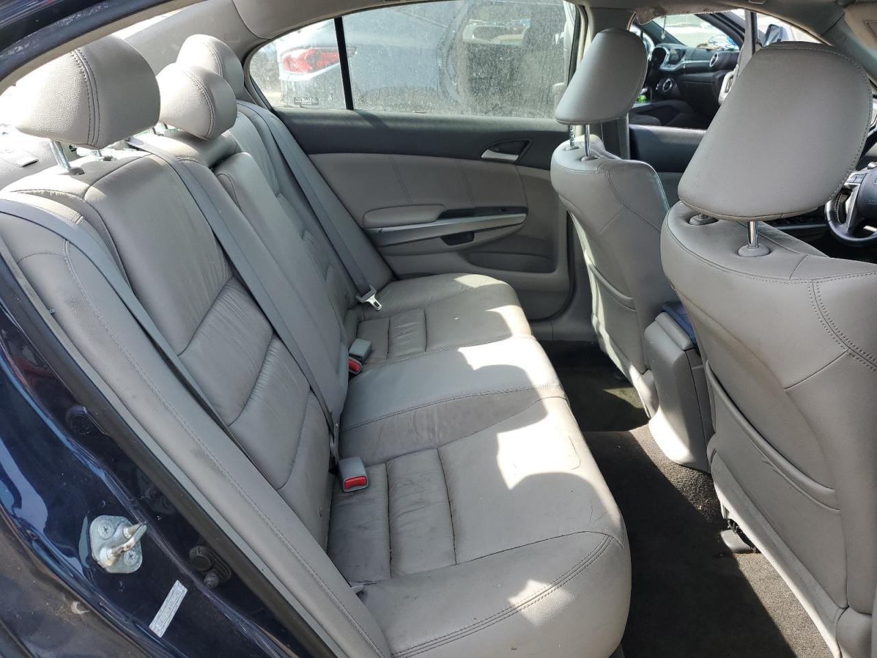 2009 Honda Accord - Image 10