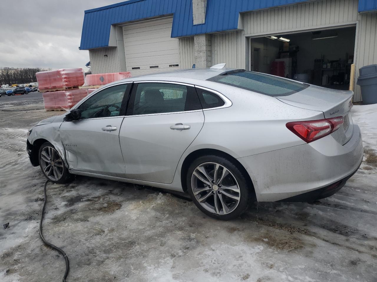 2022 Chevrolet Malibu - Image 2
