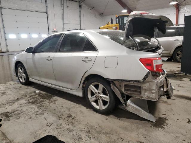 TOYOTA CAMRY 2014 Srebrny