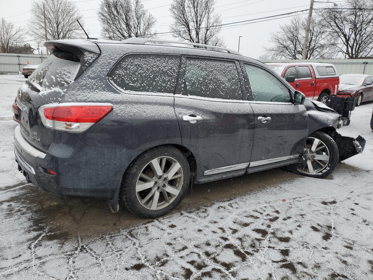 2014 Nissan Pathfinder - Image 3