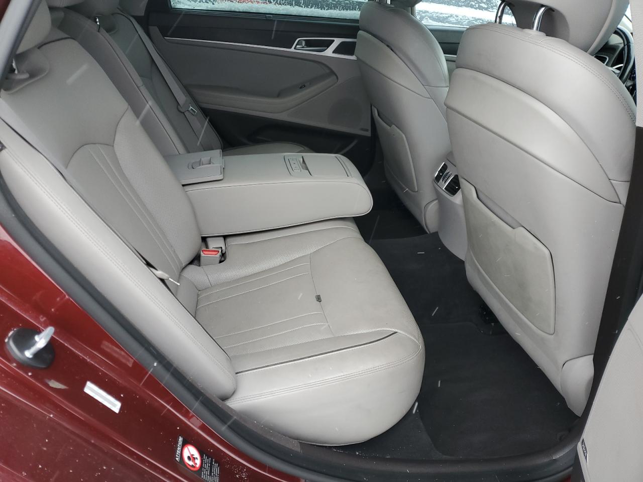 2015 Hyundai Genesis - Image 10