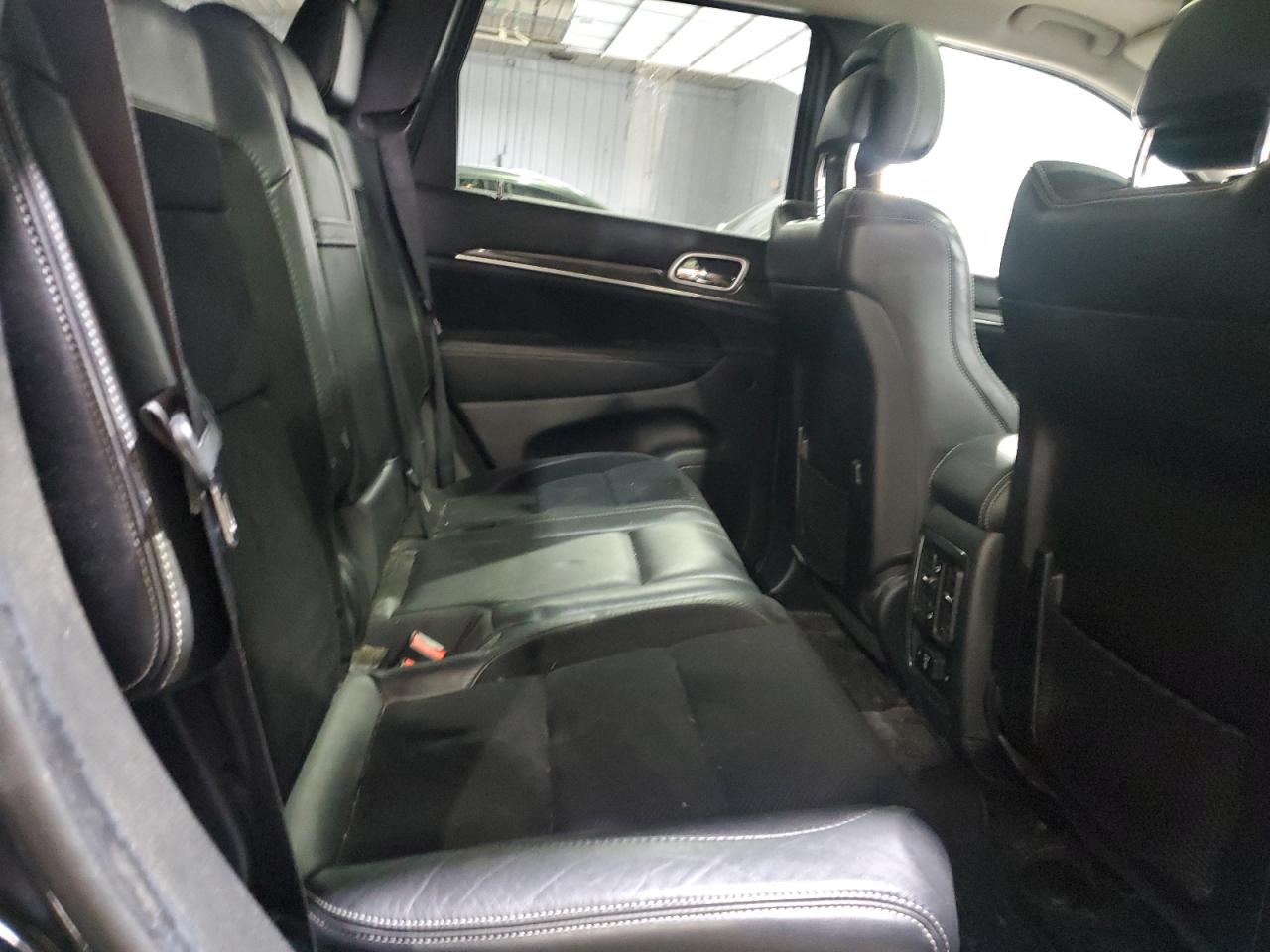 2012 Jeep Grand Cherokee - Image 11