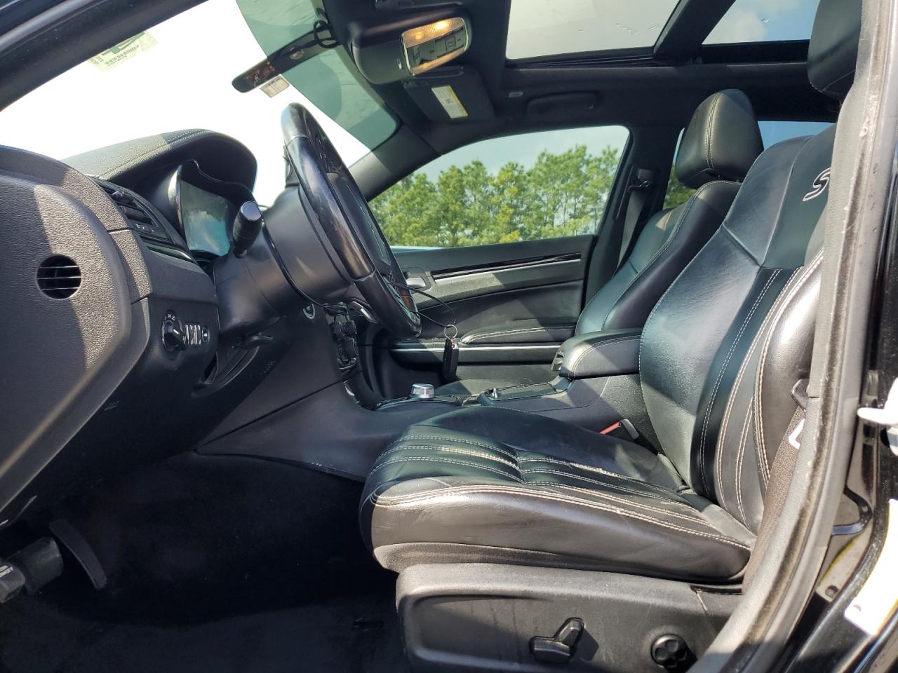 2018 Chrysler 300 - Image 7