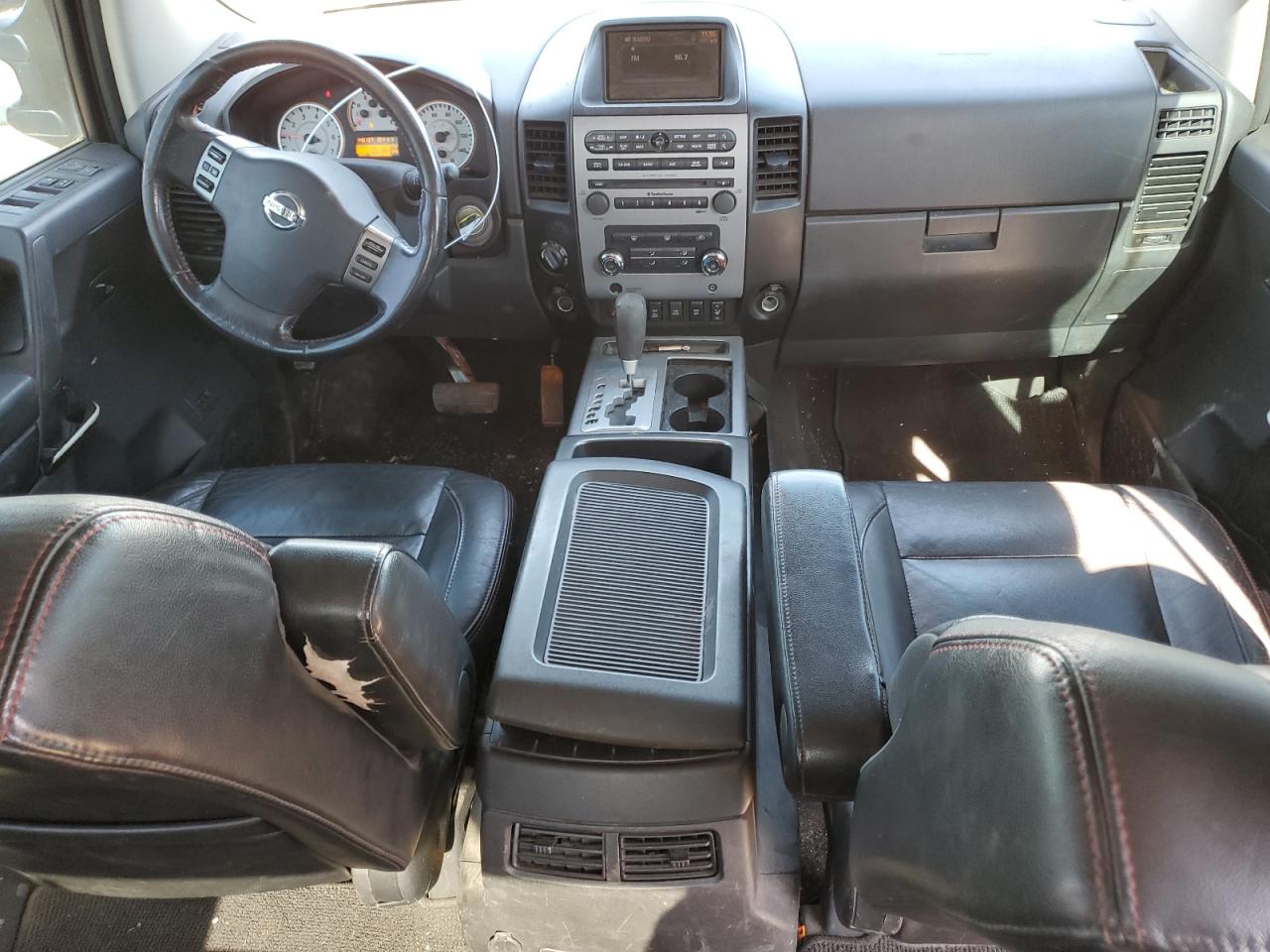 2011 Nissan Titan - Image 8