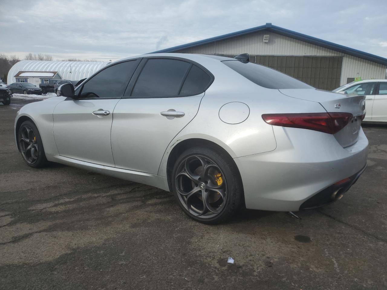 2020 Alfa Romeo Giulia - Image 2
