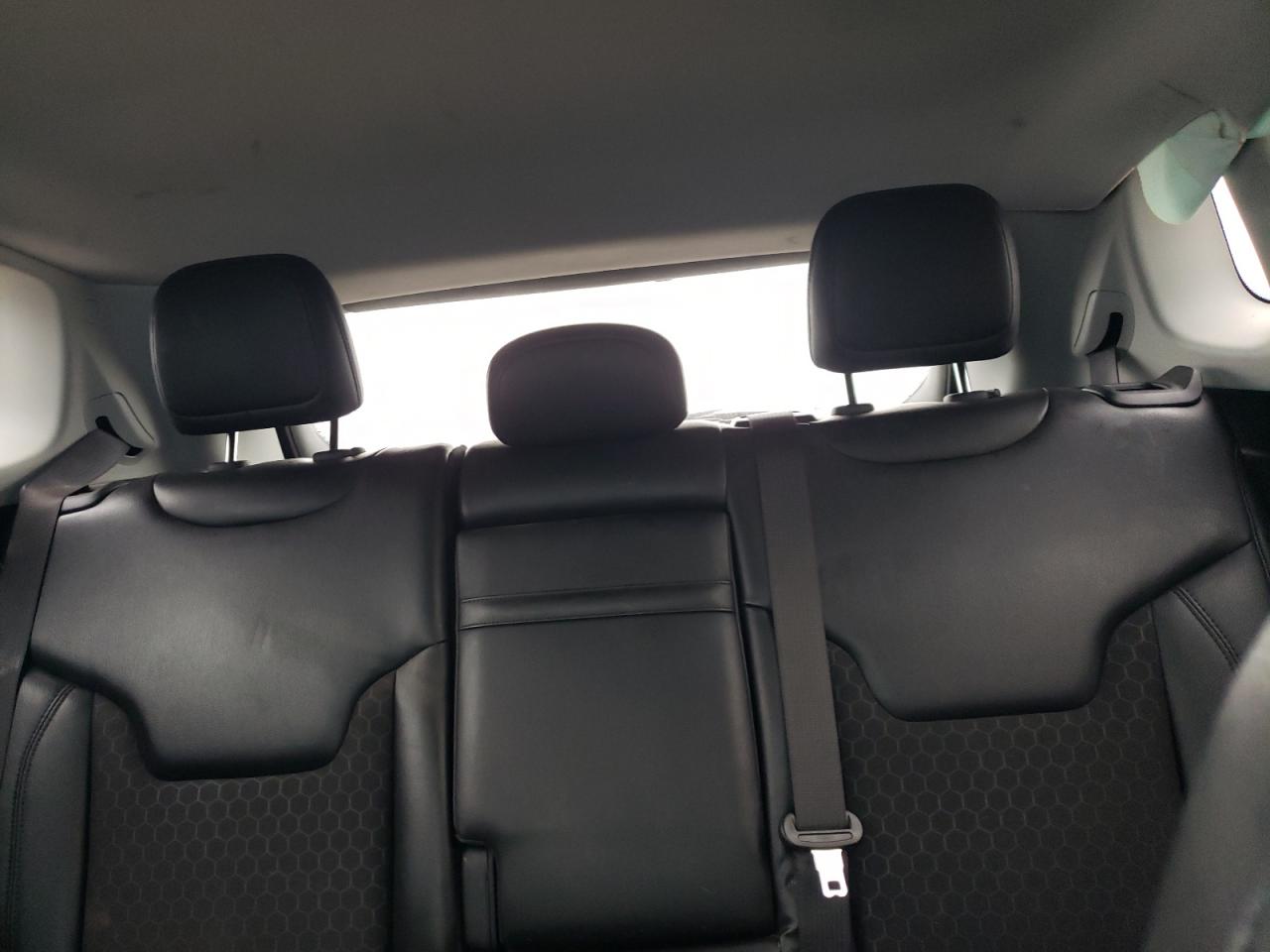 2018 Jeep Compass - Image 10