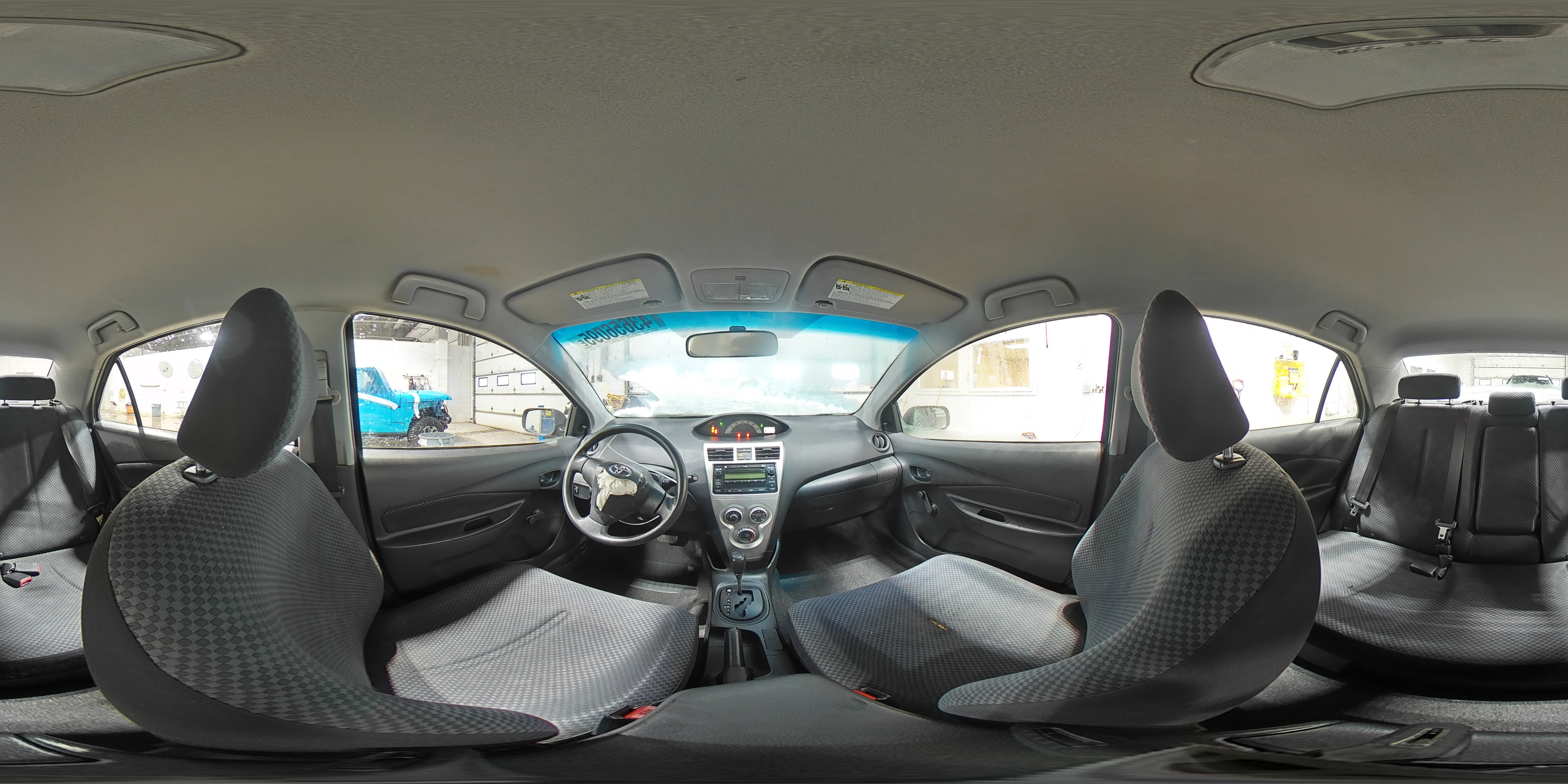 2008 Toyota Yaris - Image 13