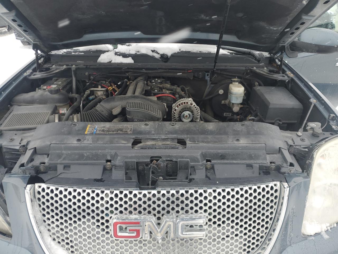2007 GMC Yukon - Image 12