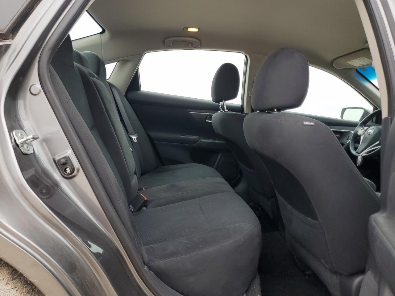 2015 Nissan Altima - Image 10