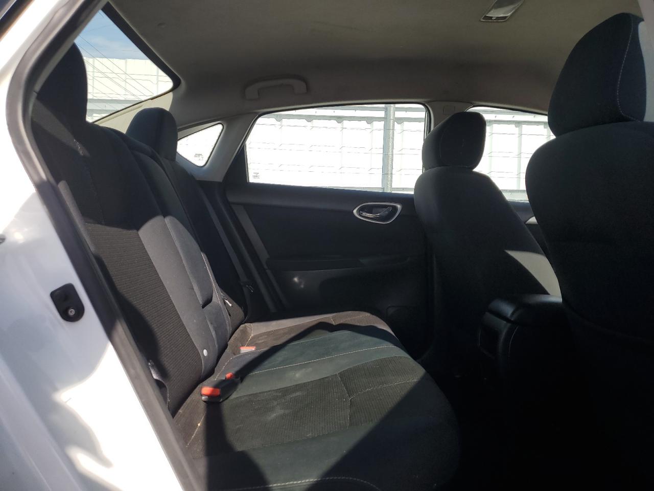 2015 Nissan Sentra - Image 10