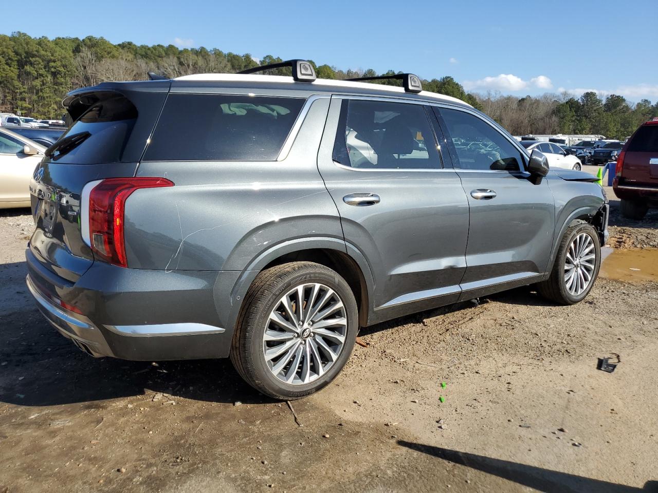 2023 Hyundai Palisade - Image 3