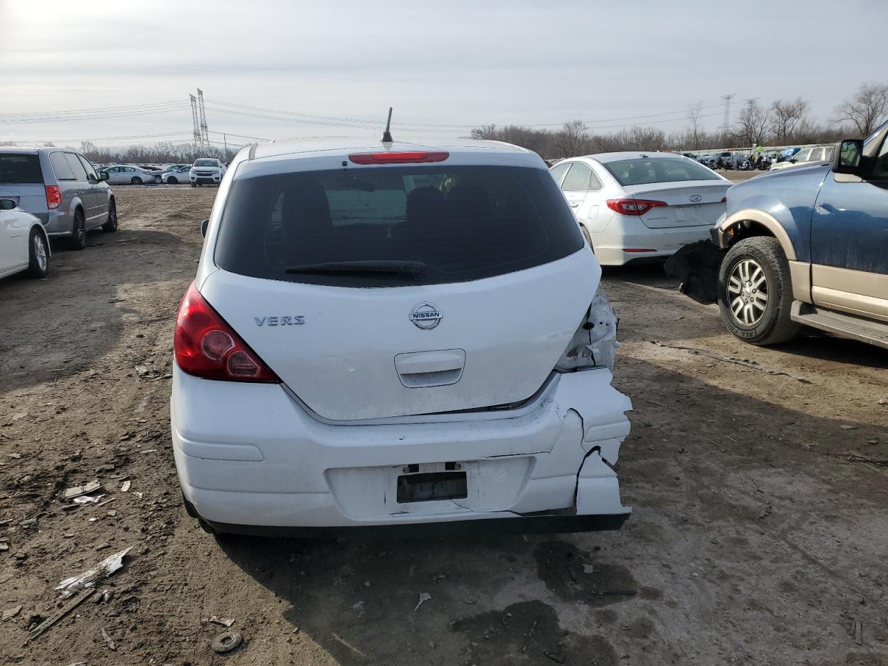 2011 Nissan Versa - Image 6