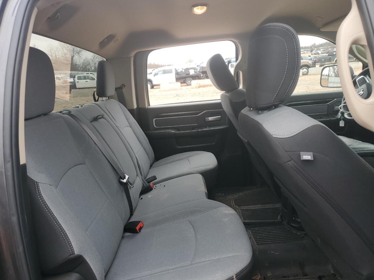 2019 RAM 2500 - Image 10