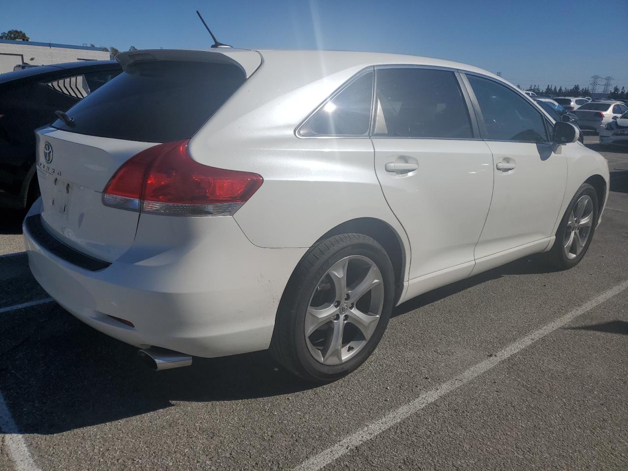 2011 Toyota Venza - Image 3