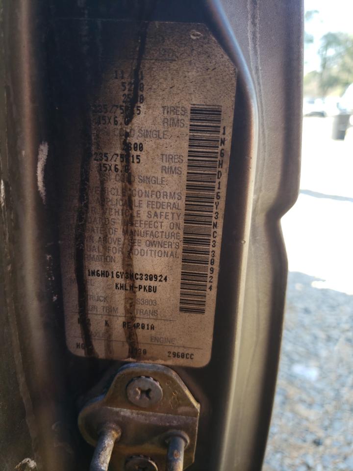 1992 Nissan Titan - Image 13