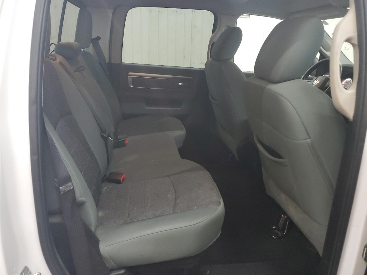 2015 RAM 1500 - Image 10