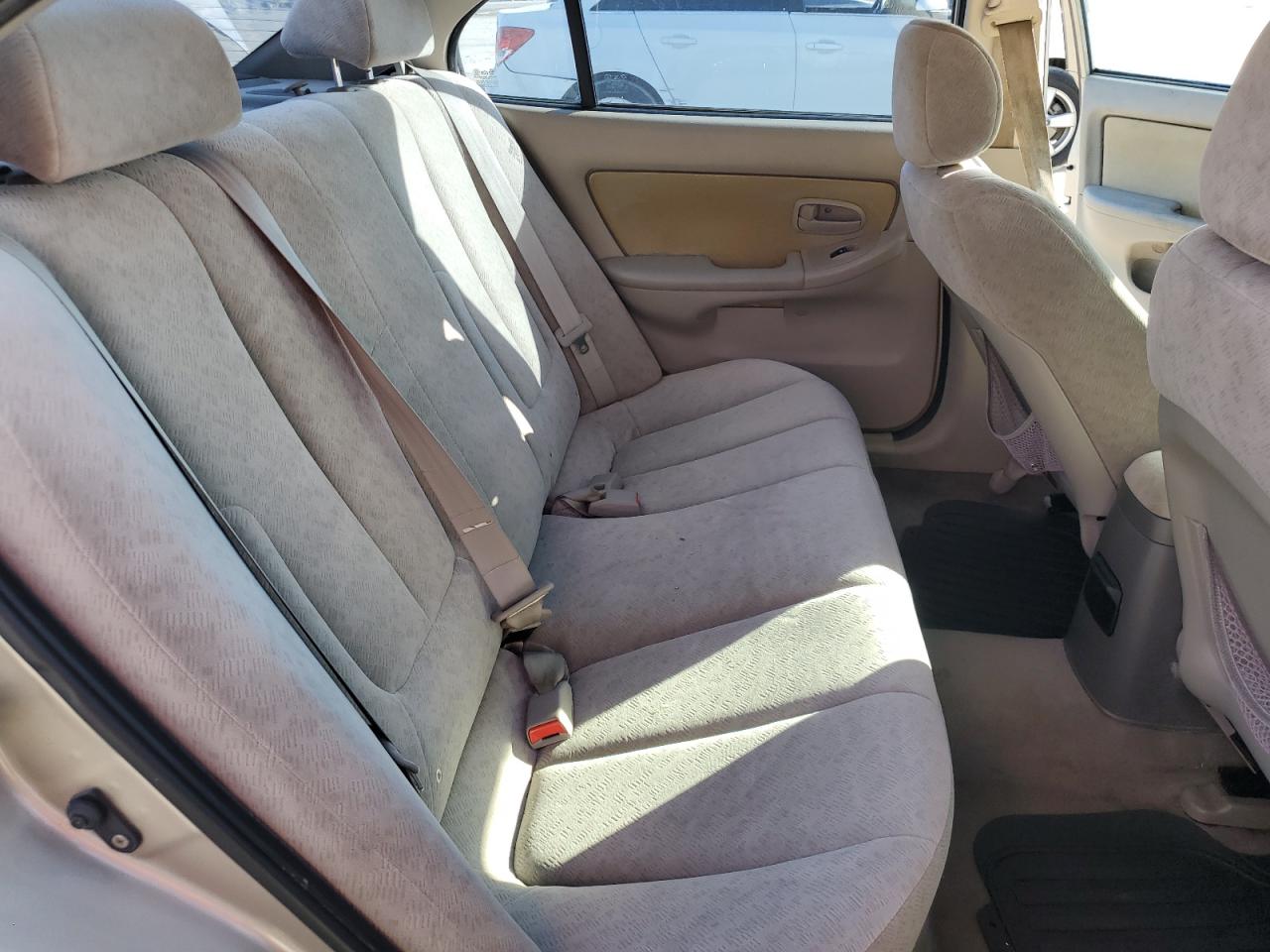 2005 Hyundai Elantra - Image 11