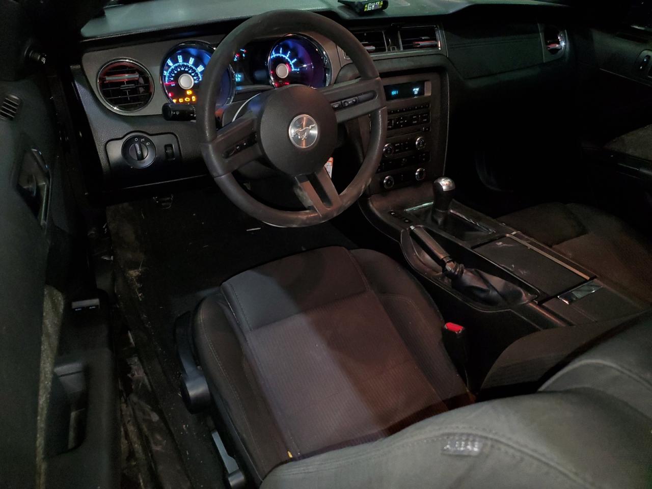 2010 Ford Mustang - Image 8