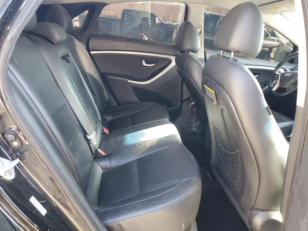 2014 Hyundai Elantra - Image 10