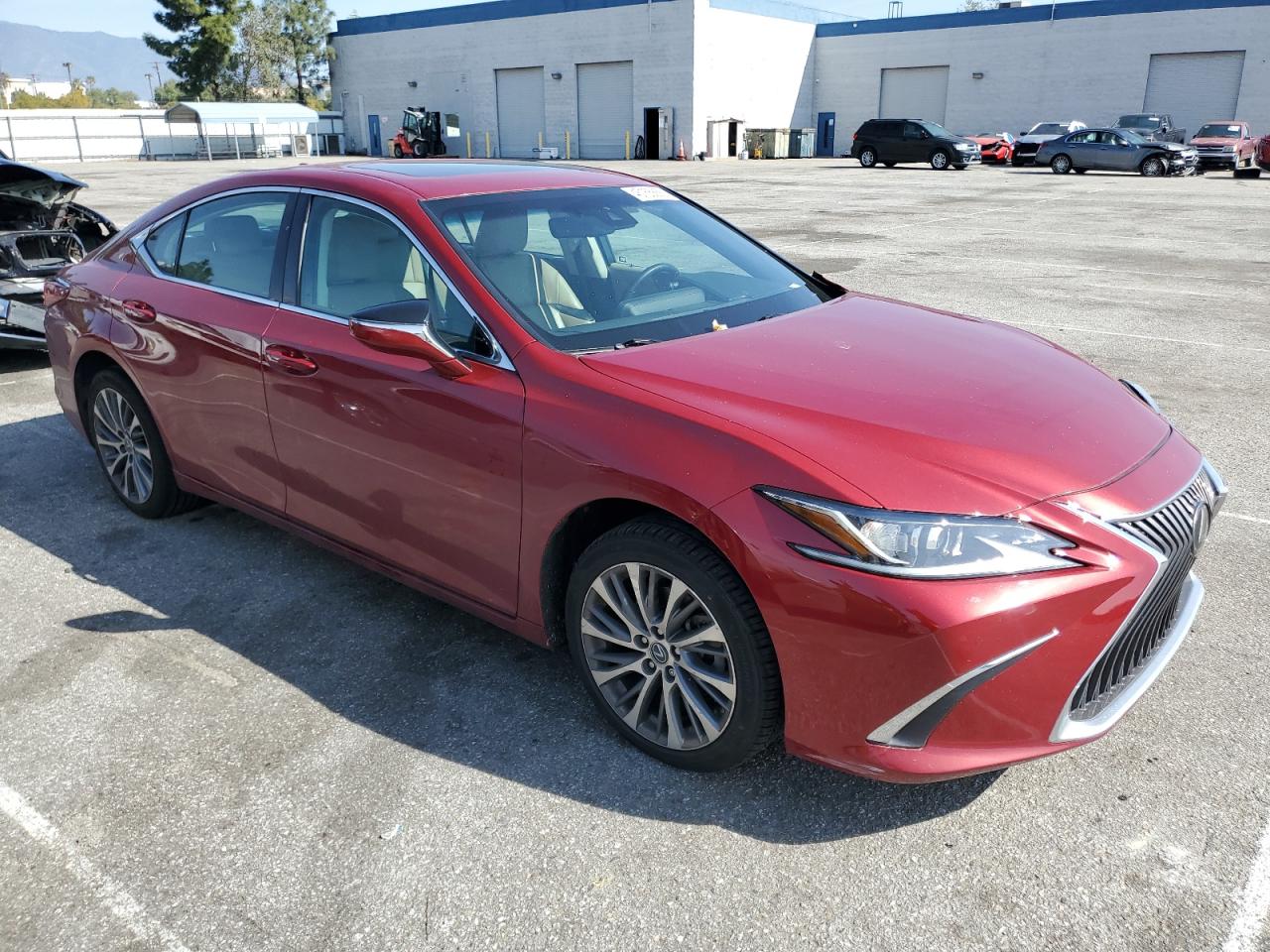 2019 Lexus ES - Image 4