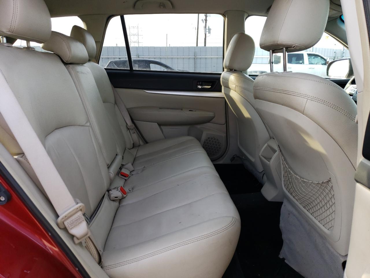 2011 Subaru Outback - Image 11