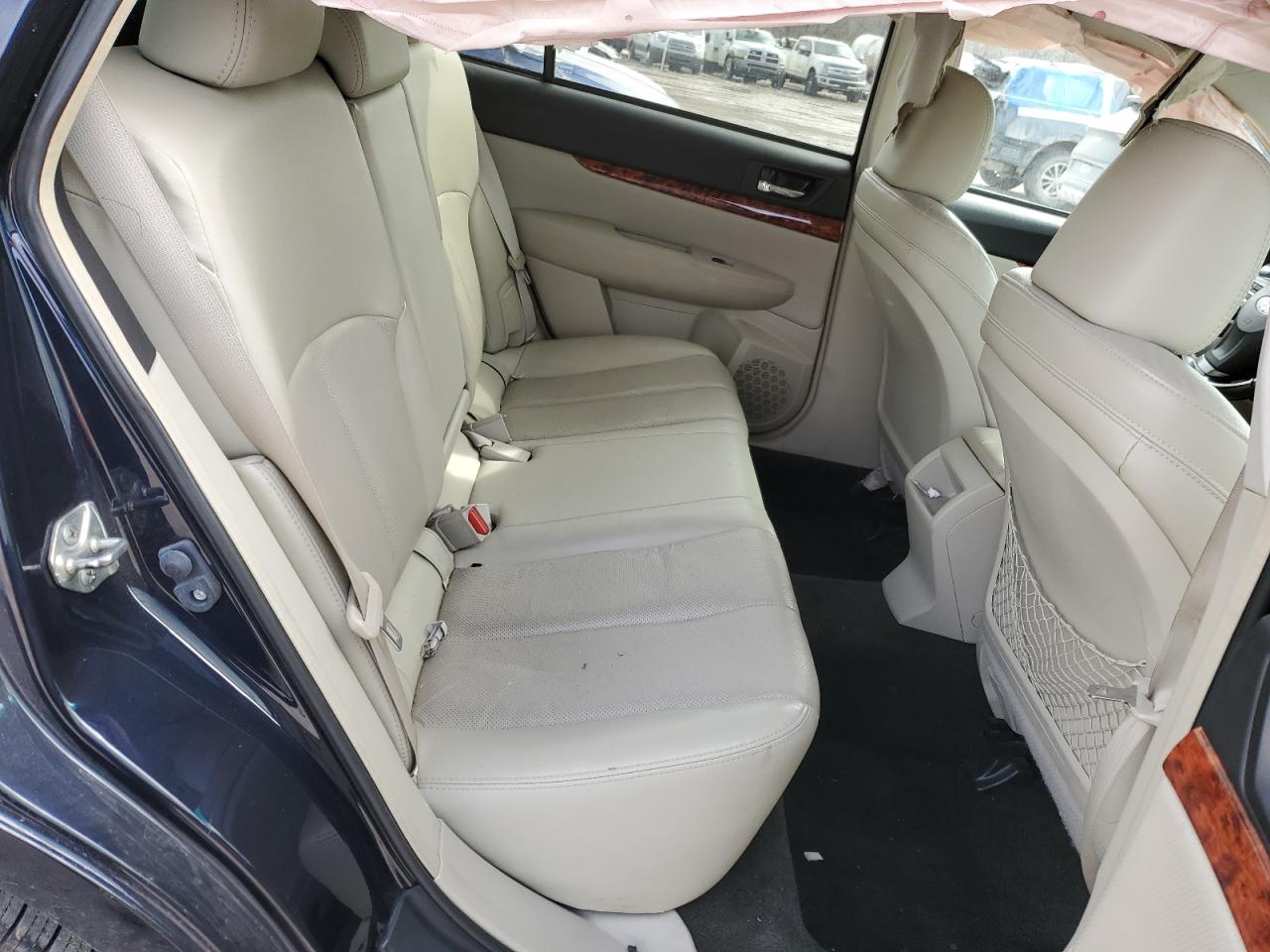 2012 Subaru Outback - Image 11