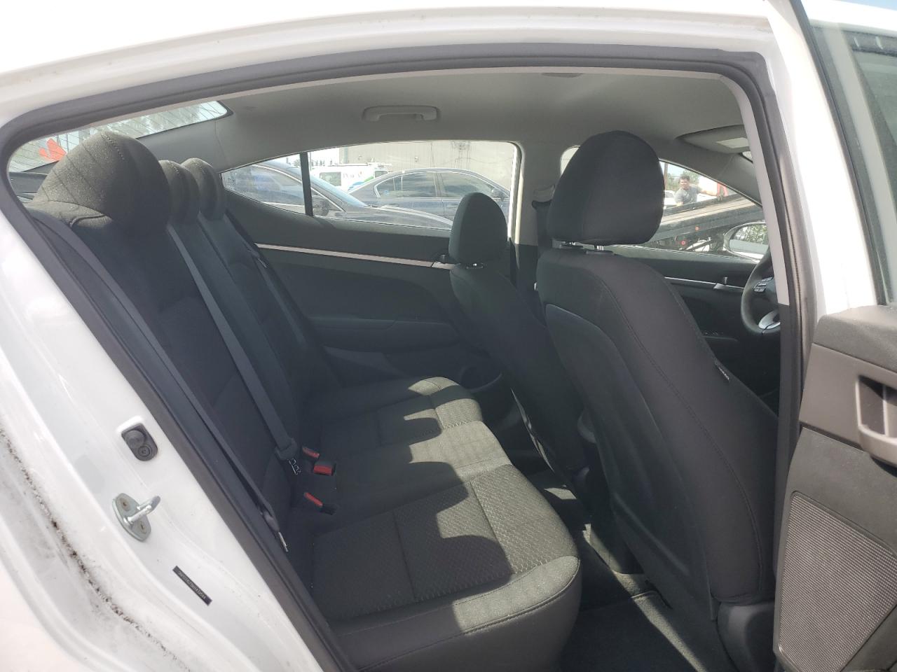 2019 Hyundai Elantra - Image 10