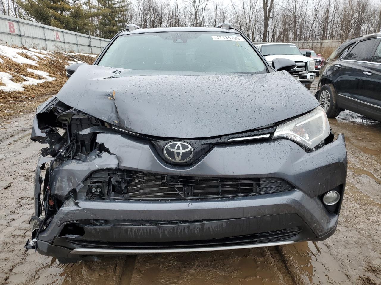 2018 Toyota RAV 4 - Image 5