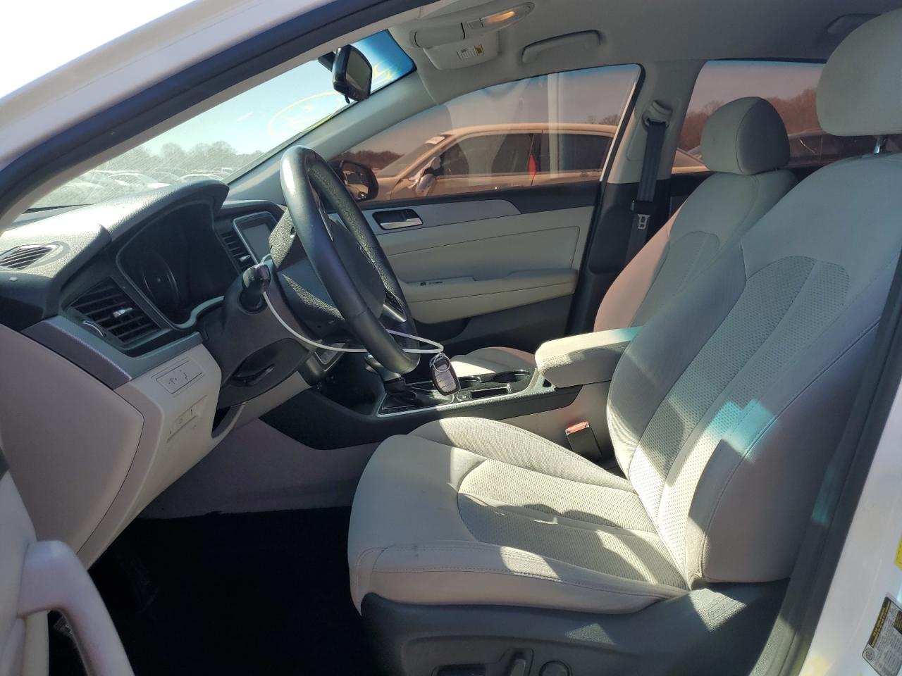 2018 Hyundai Sonata - Image 7