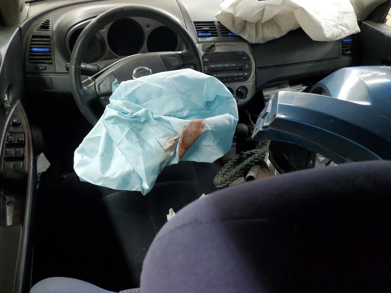 2003 Nissan Altima - Image 8