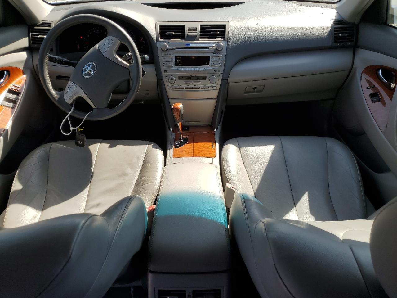2011 Toyota Camry - Image 8