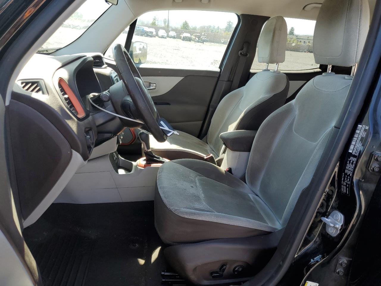 2015 Jeep Renegade - Image 7