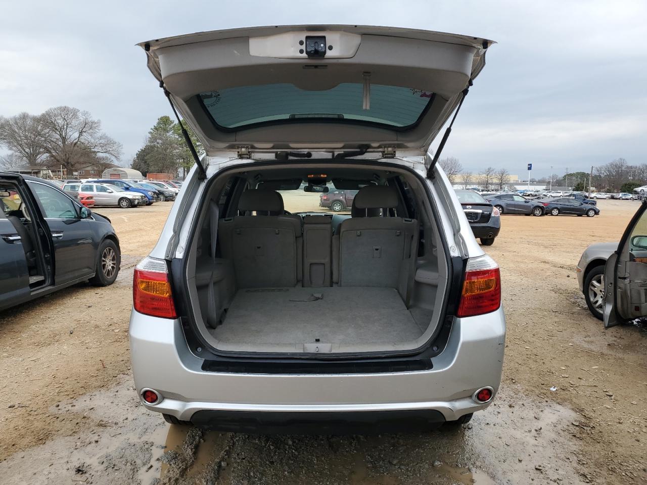 2010 Toyota Highlander - Image 6