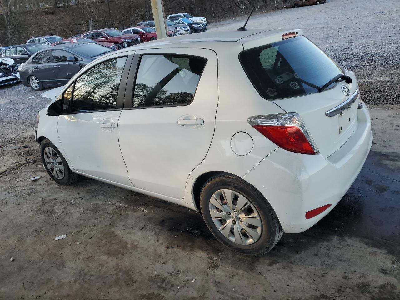 2012 Toyota Yaris - Image 2