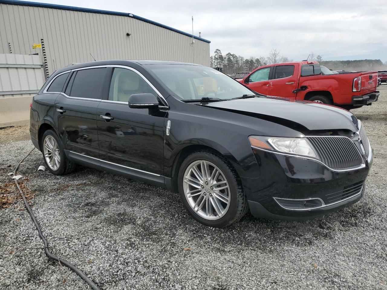 2016 Lincoln MKT - Image 4