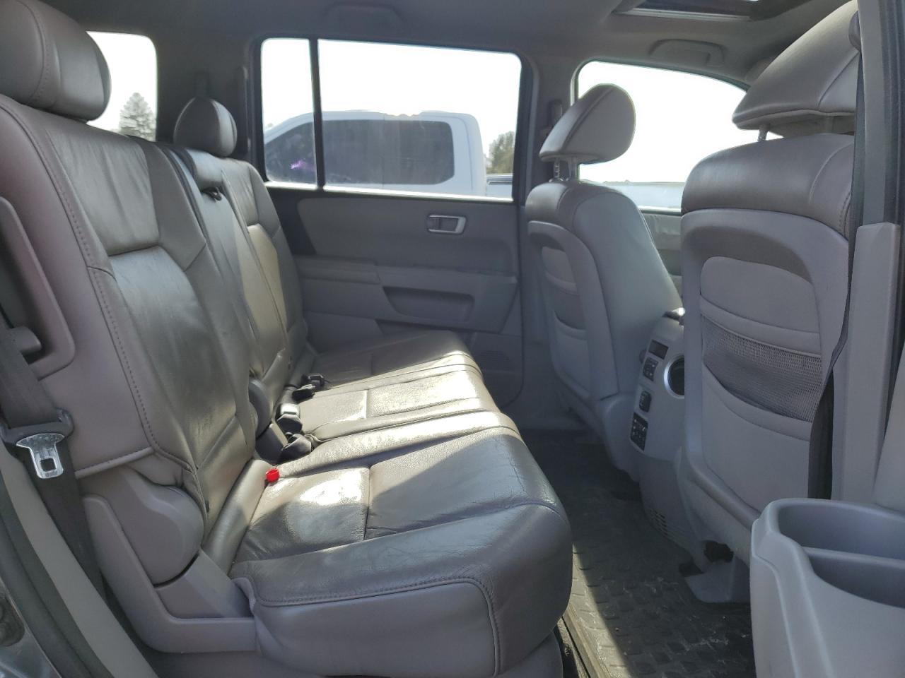 2010 Honda Pilot - Image 12