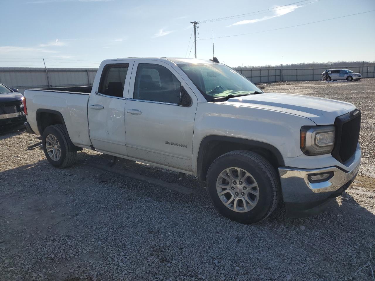 2016 GMC Sierra - Image 4