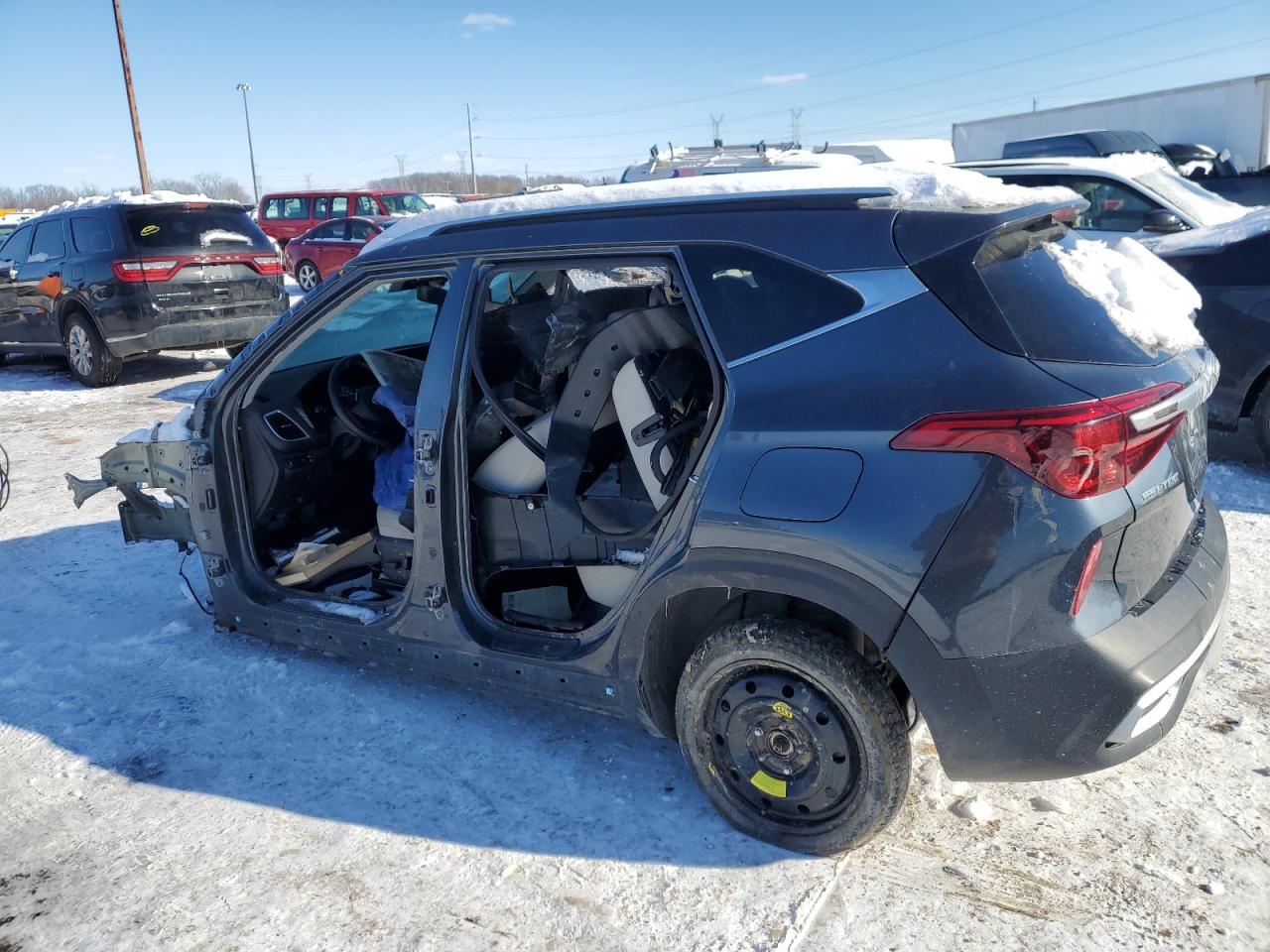 2021 Kia Seltos - Image 2