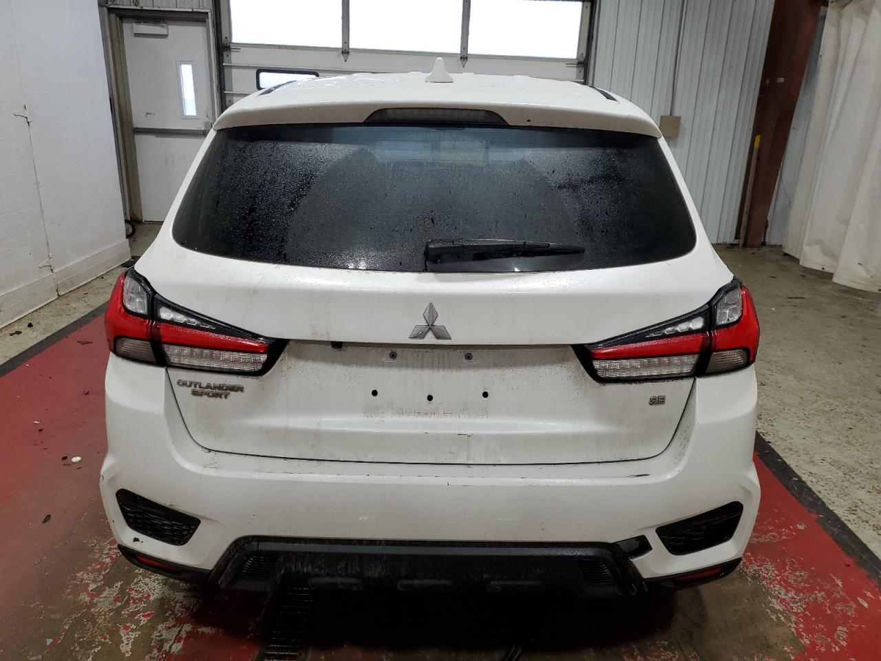 2021 Mitsubishi Outlander - Image 6