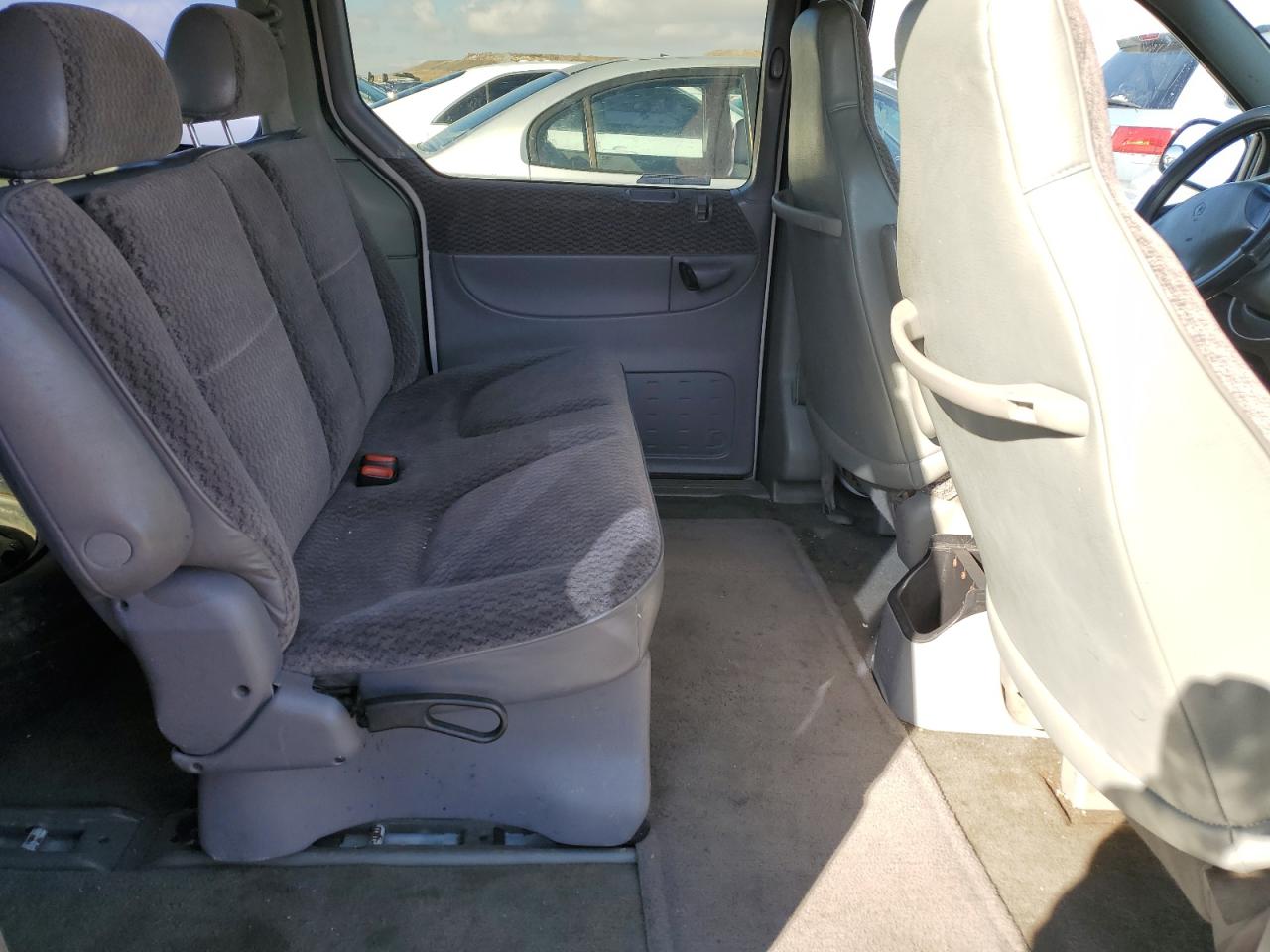 1999 Dodge Caravan - Image 11