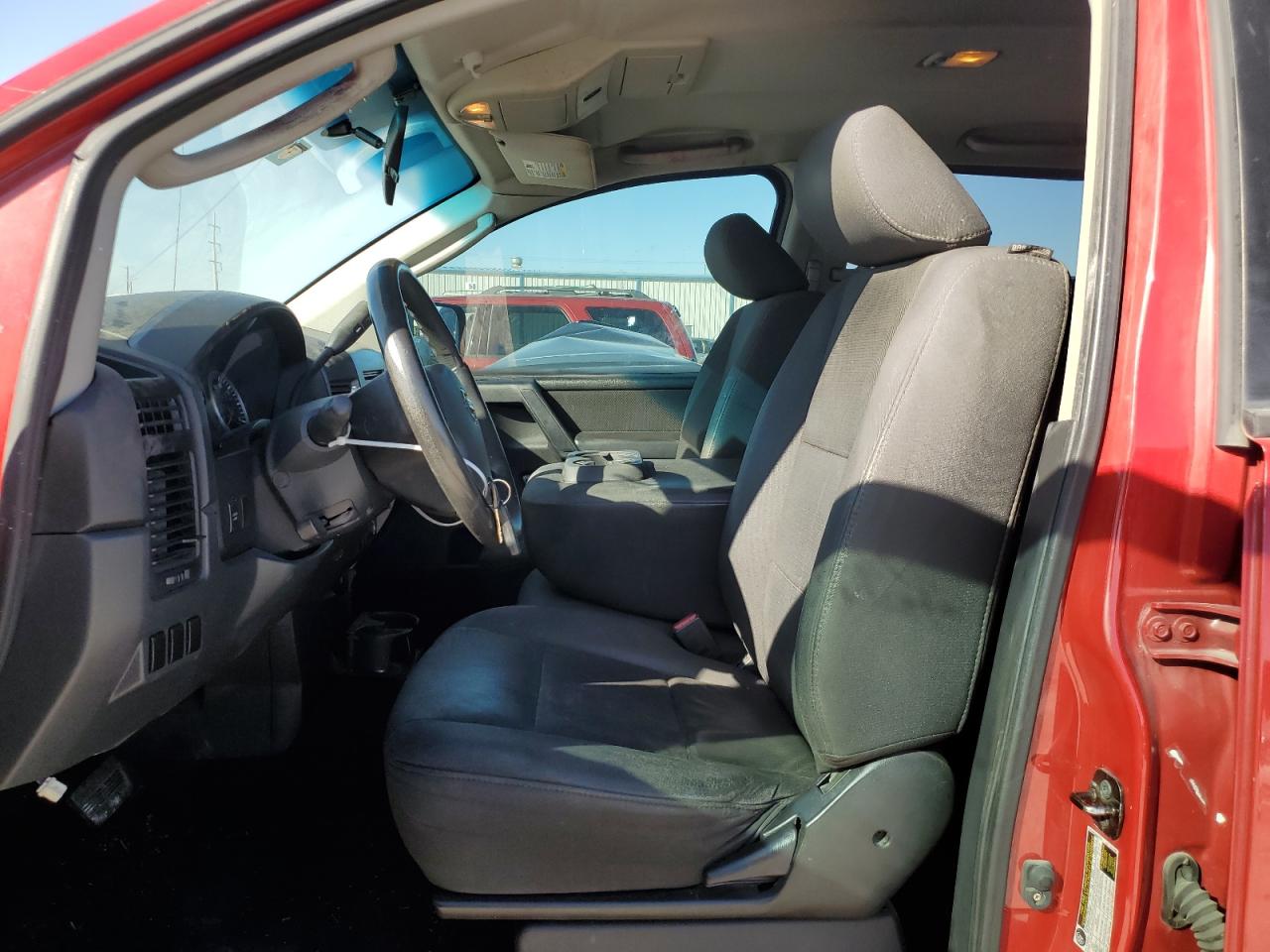 2011 Nissan Titan - Image 7