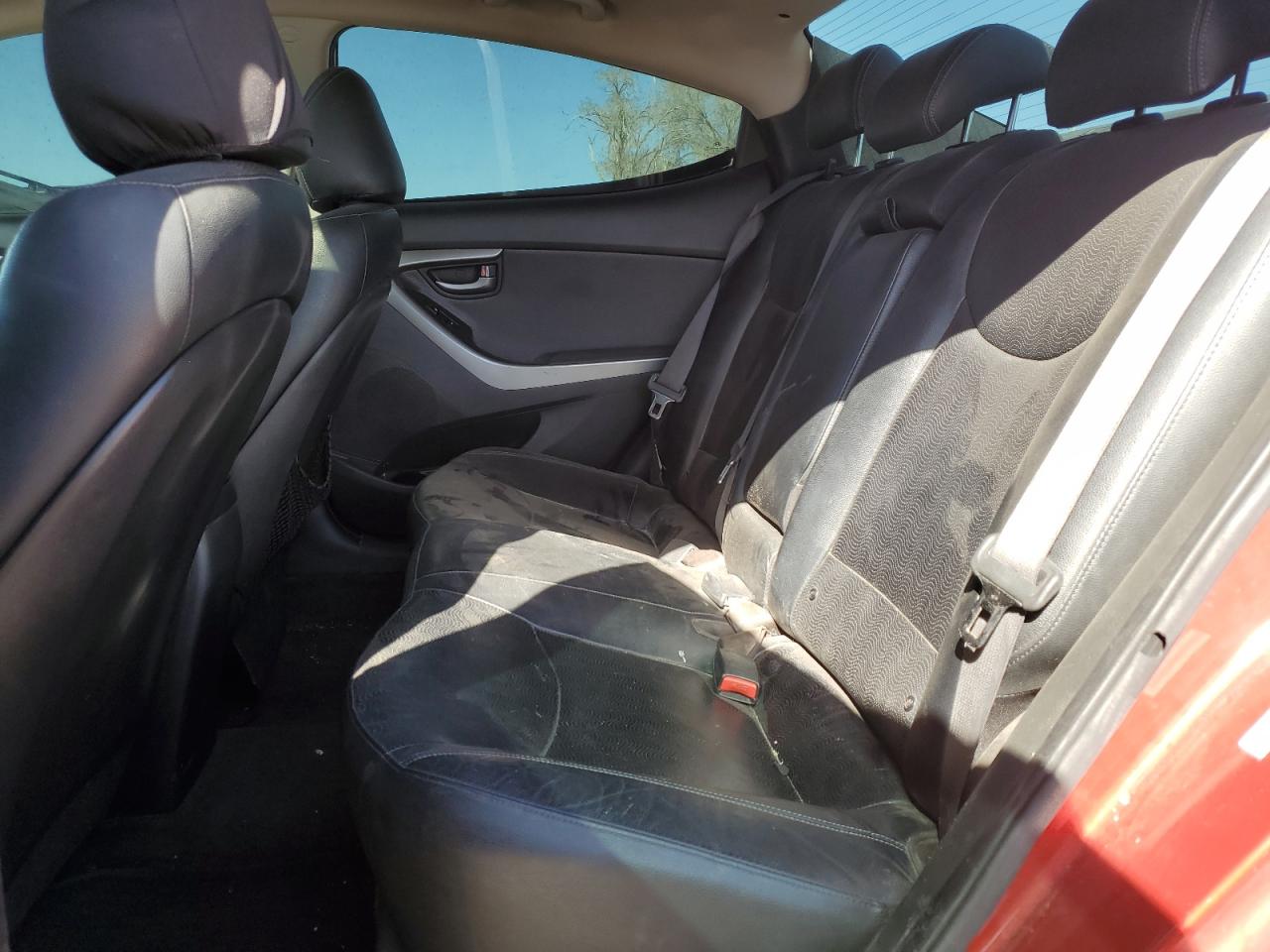 2013 Hyundai Elantra - Image 10