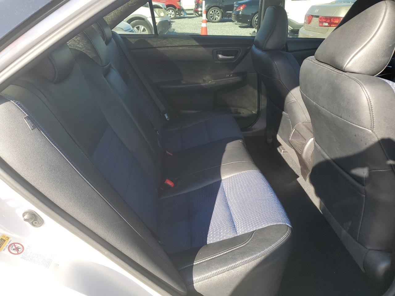 2016 Toyota Camry - Image 11