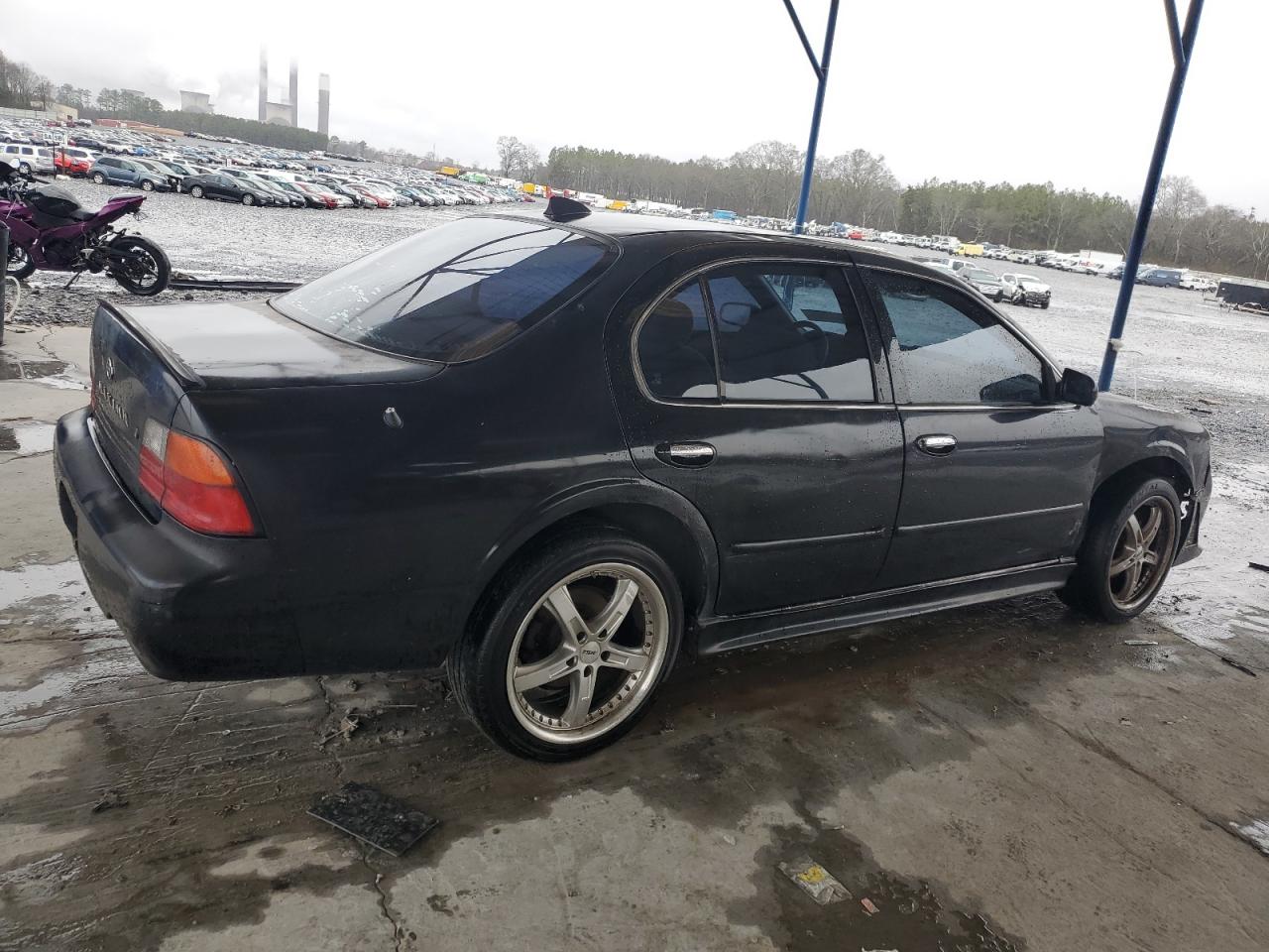1996 Nissan Maxima - Image 3