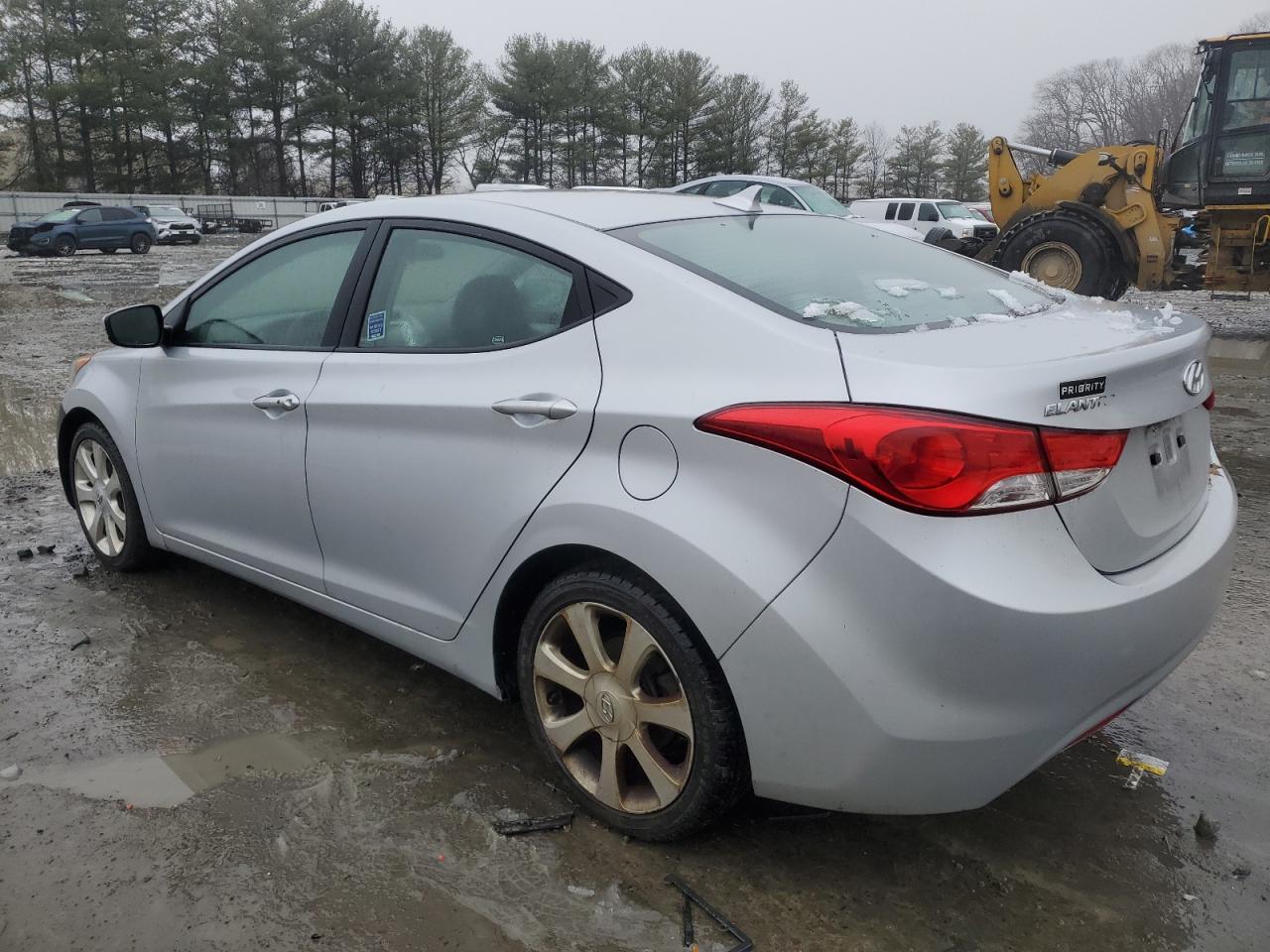 2011 Hyundai Elantra - Image 2