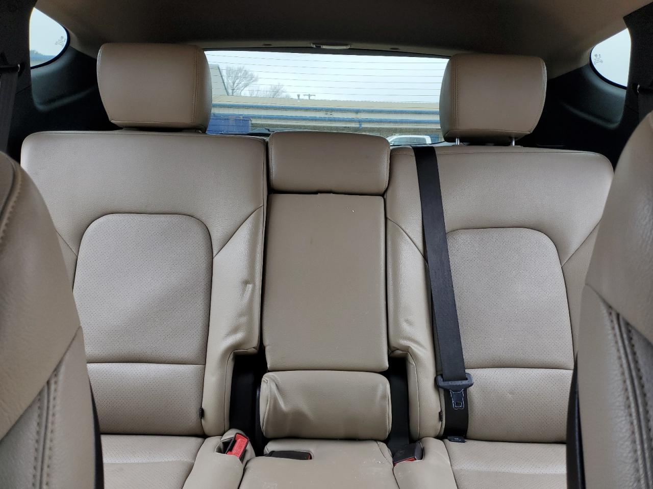 2017 Hyundai Santa Fe - Image 10