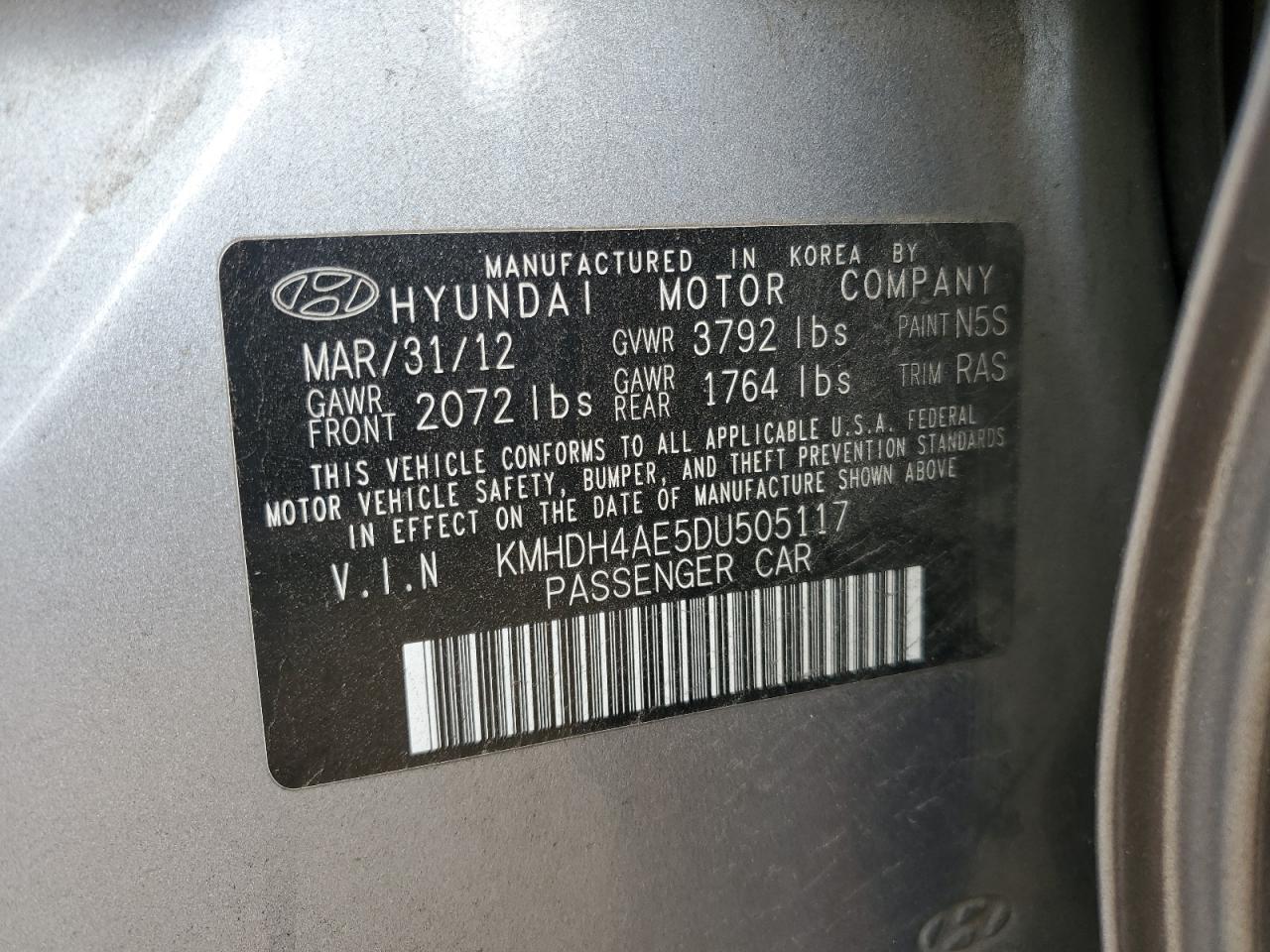 2013 Hyundai Elantra - Image 15
