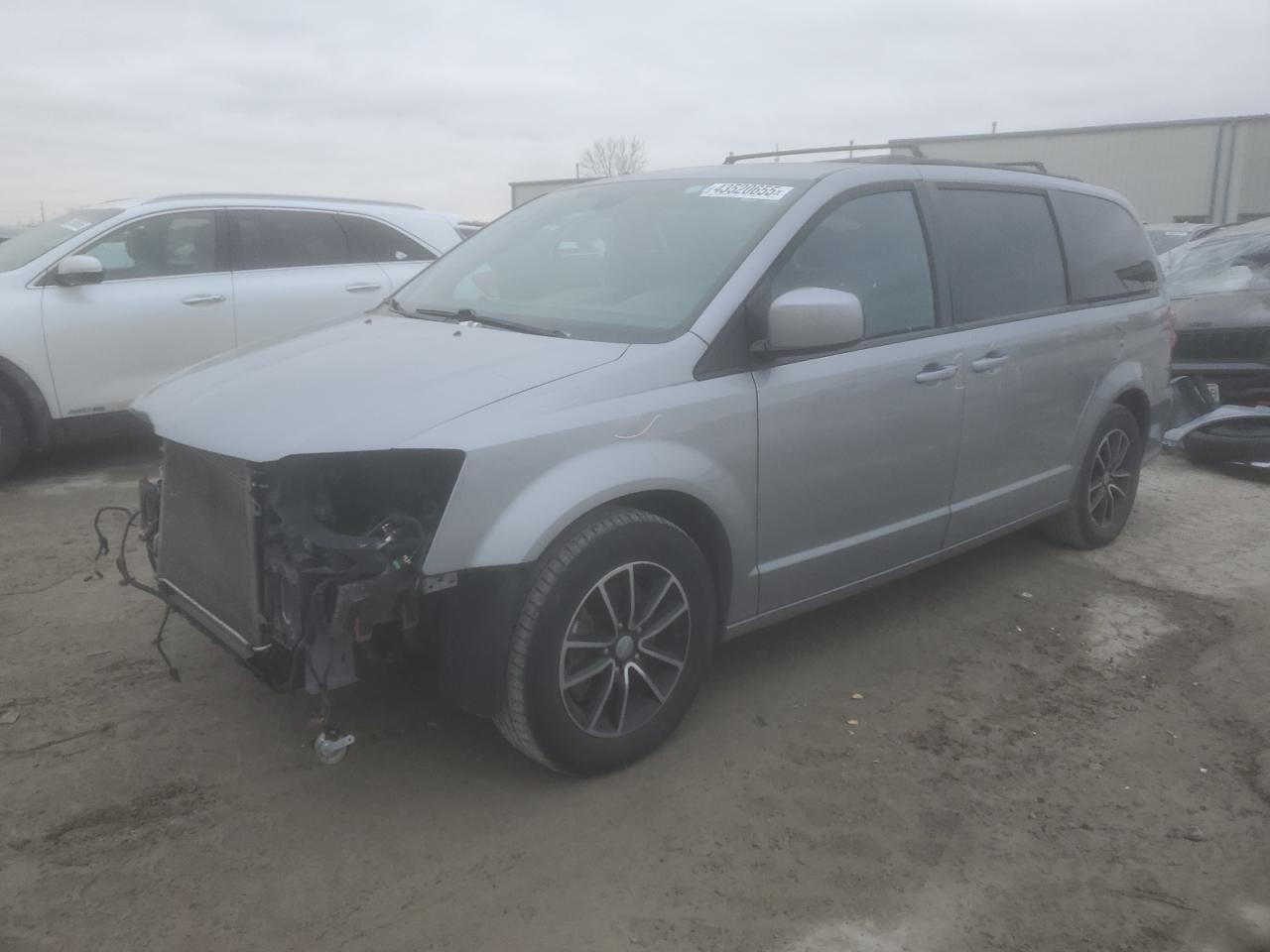 2018 Dodge Caravan - Image 1