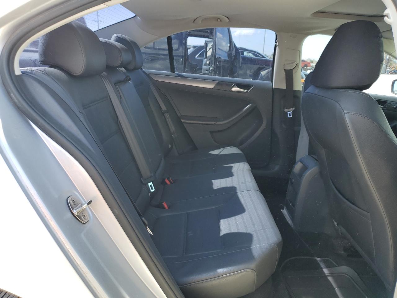 2015 Volkswagen Jetta - Image 10