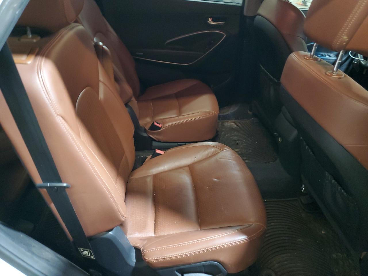 2013 Hyundai Santa Fe - Image 11